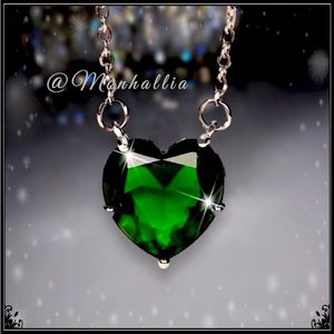 NEW WHITE GOLD SIMULATED EMERALD CRYSTAL HEART MAY PENDANT NECKLACE